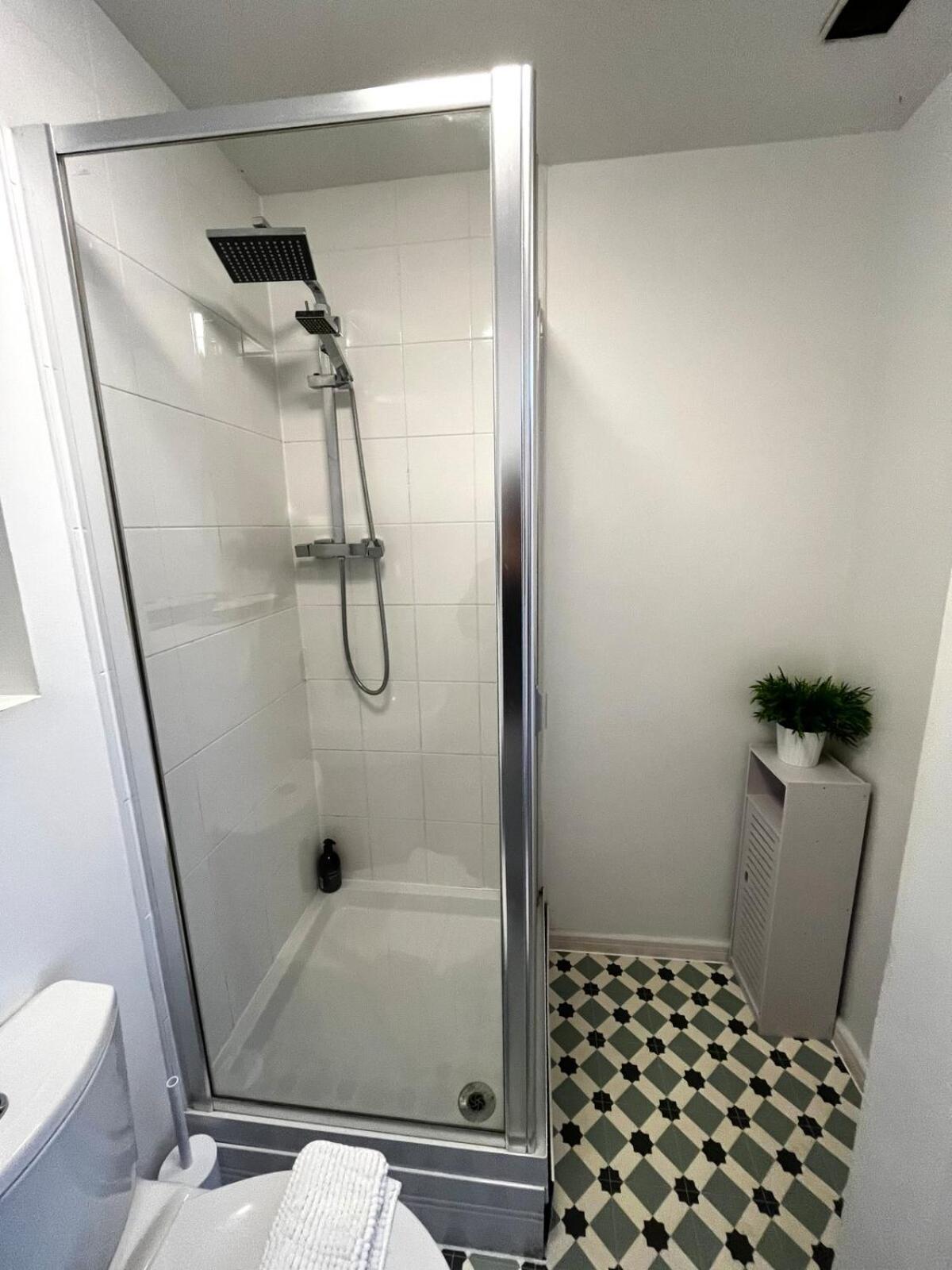 Serene 2-Bed Flat With Canal Views - Coop Live & Ethiad Manchester Eksteriør bilde