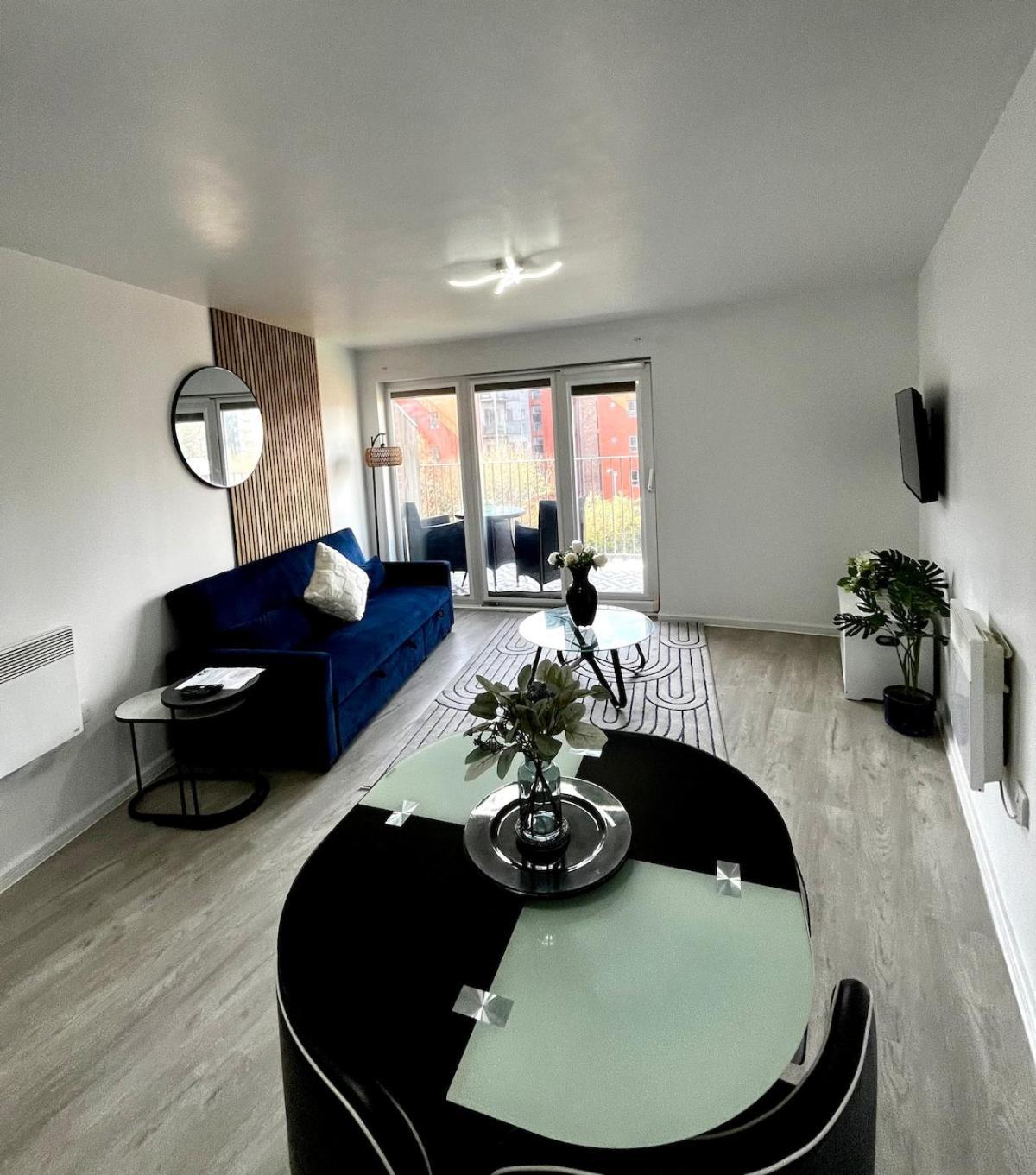 Serene 2-Bed Flat With Canal Views - Coop Live & Ethiad Manchester Eksteriør bilde